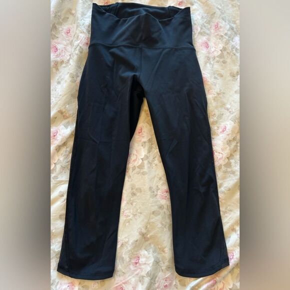 Lululemon Women's Leggings Train Times Crop (17") EUC - Picture 2 of 8
